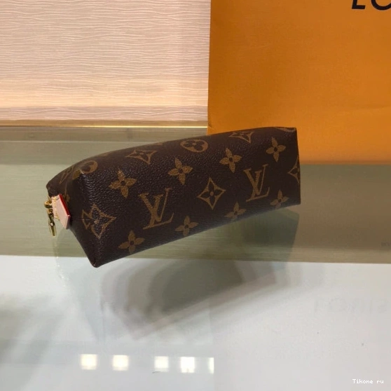 Affordable VUITTON LOUIS POUCH COSMETIC 0819